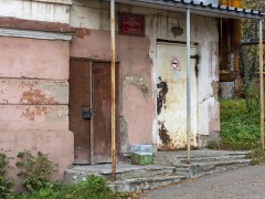 Здание станции скорой медицинской помощи. Вход Здание станции скорой медицинской помощи. Вход